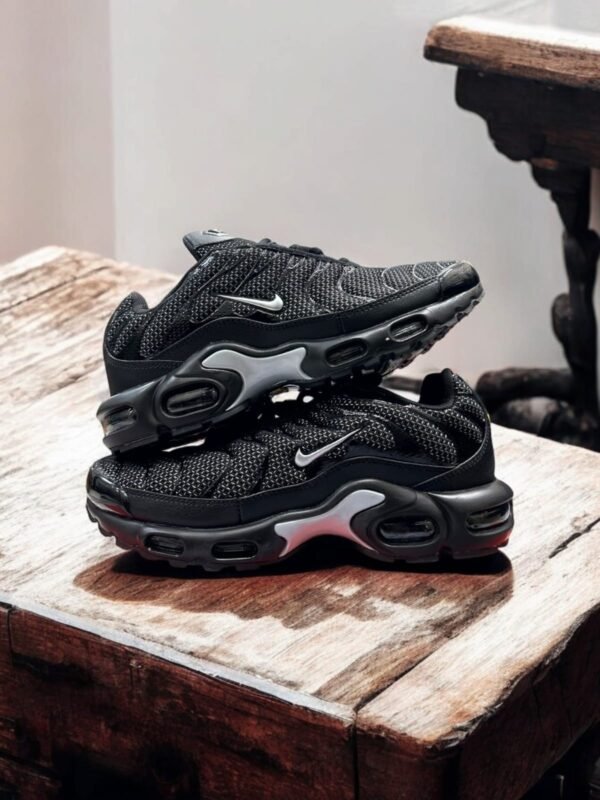 First Copy Shoes Nike AirMax Plus Metallic Black Silver