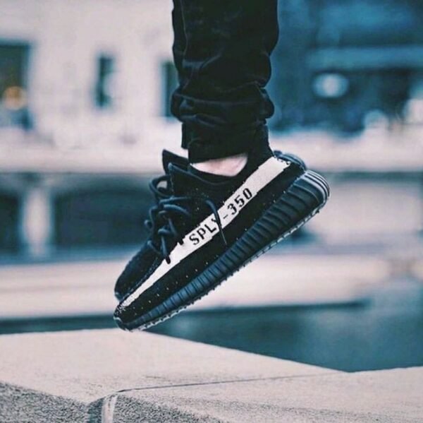 First Copy Shoes Adidas Yeezy 350 V2 Oreo