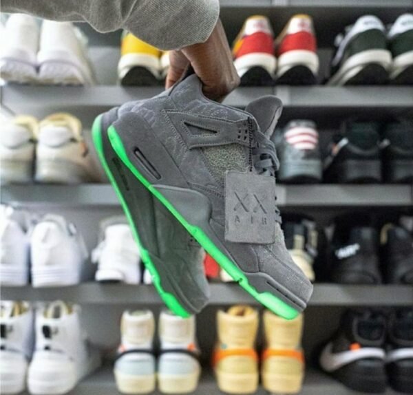First Copy Shoes Nike Air Jordan Retro 4 Kaws Grey (SEMI UA)-4