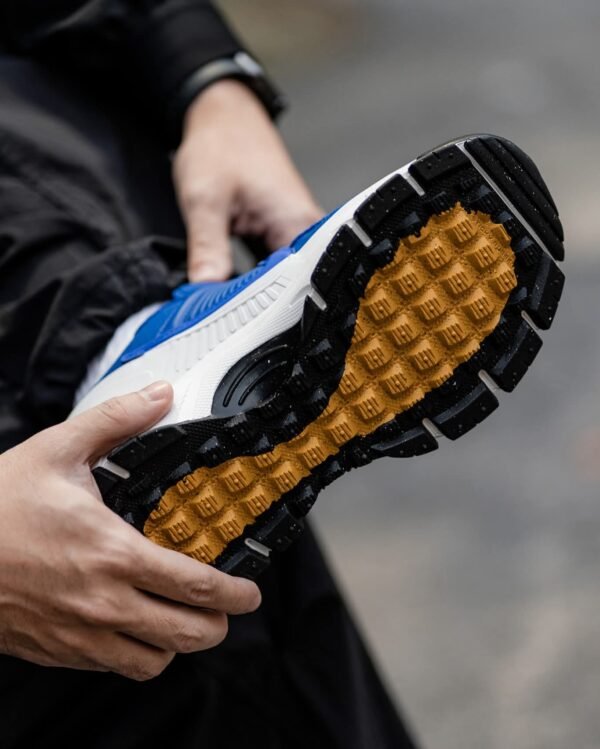 First Copy Shoes Nike Zoom Vomero 5 Roam Racer Blue-5