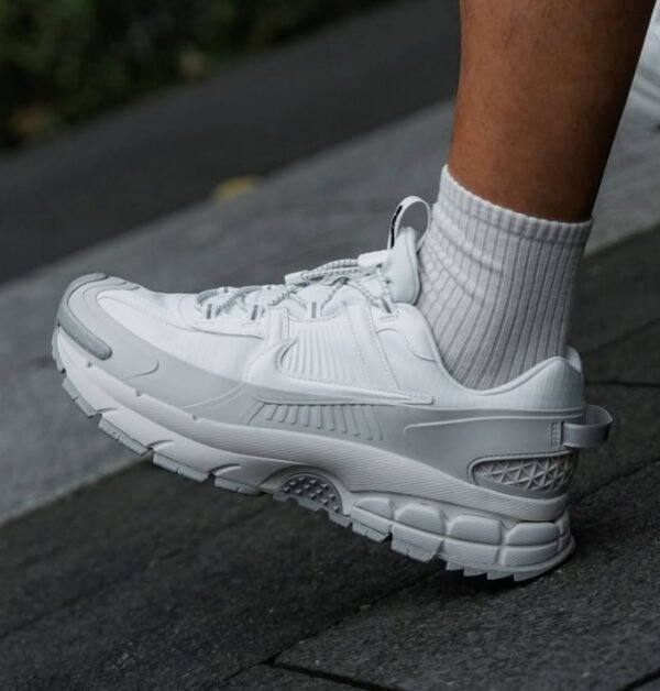 First Copy Shoes Nike Zoom Vomero 5 Roam Light Bone-1