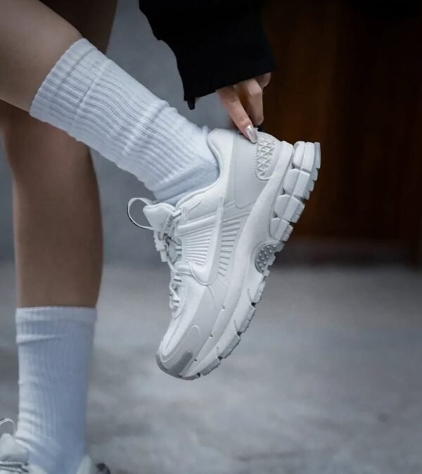 First Copy Shoes Nike Zoom Vomero 5 Roam Light Bone-2