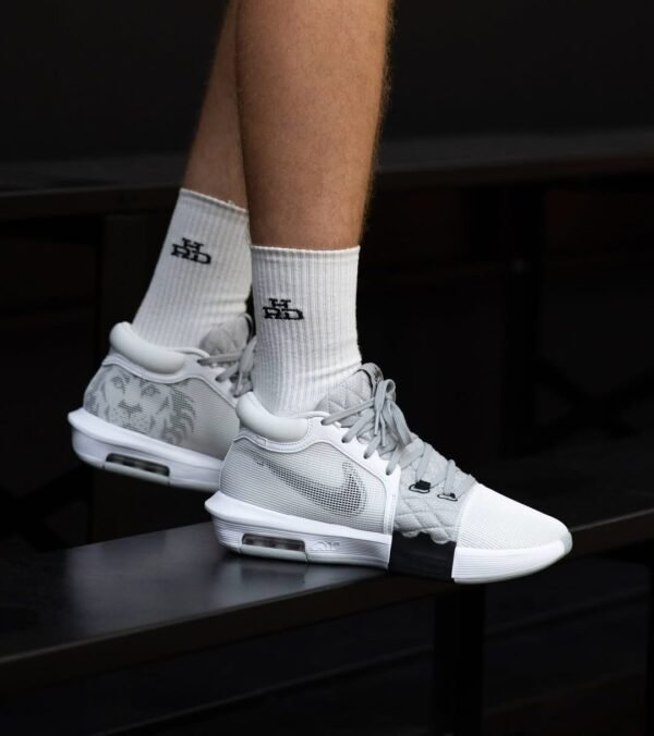 First Copy Shoes Nikee LeBron Witness 8 VIII White-Black-7