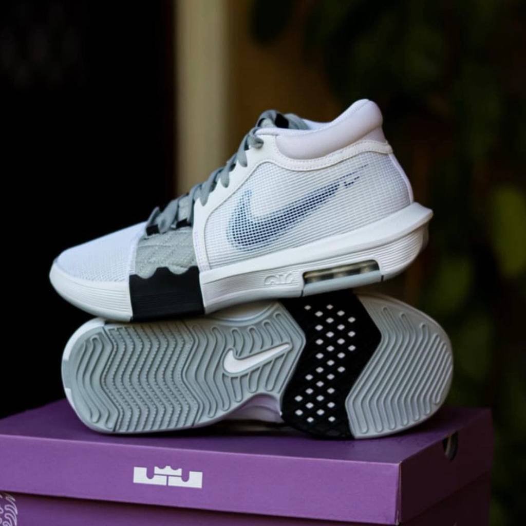 First Copy Shoes Nikee LeBron Witness 8 VIII White-Black