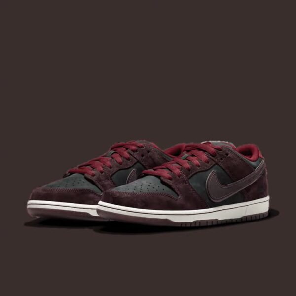First Copy Shoes Nike SB Dunk Low X RIOT-4