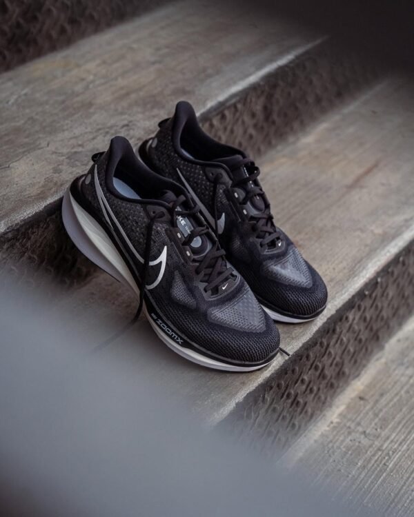 First Copy Shoes Nike Vomero 17 Wide Black White-6