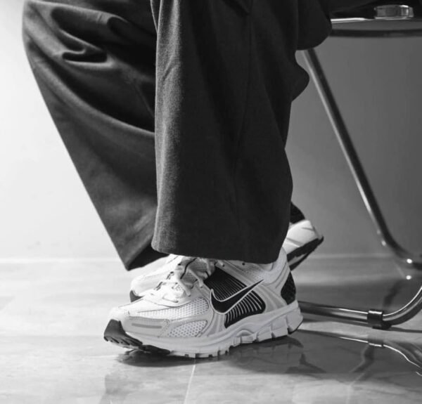 First Copy Shoes Nike Zoom Vomero 5 Panda-5