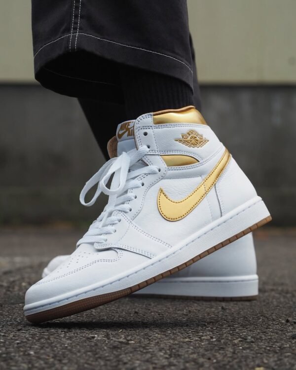 First Copy Shoes Nike Air Jordan 1 Retro High OG Metallic Gold-3